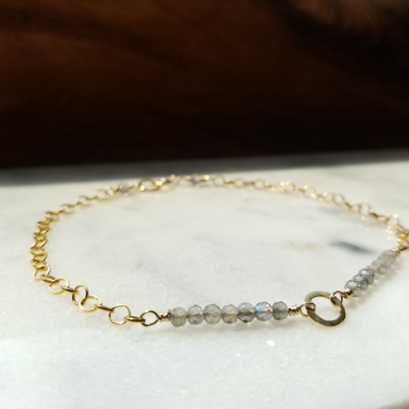 Labradorite bracelet with gold fill chain and - Picture 2 of 15